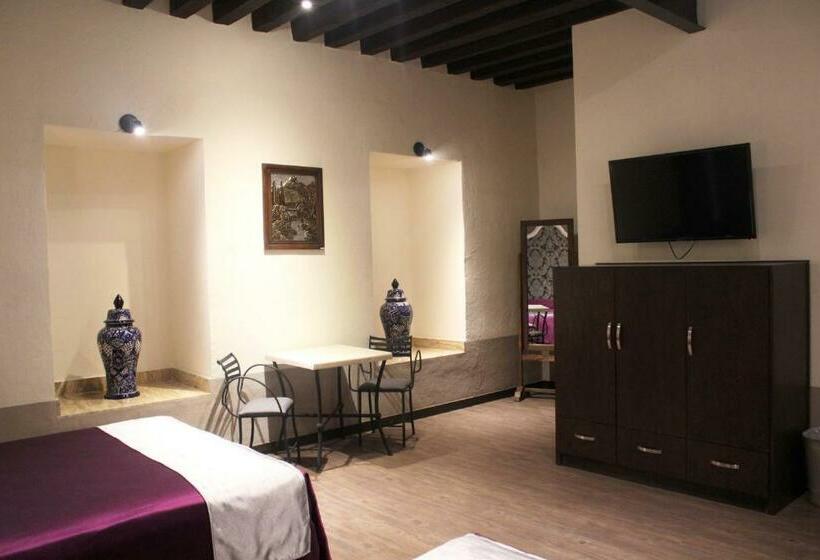 غرفة قياسية رباعية, Gala