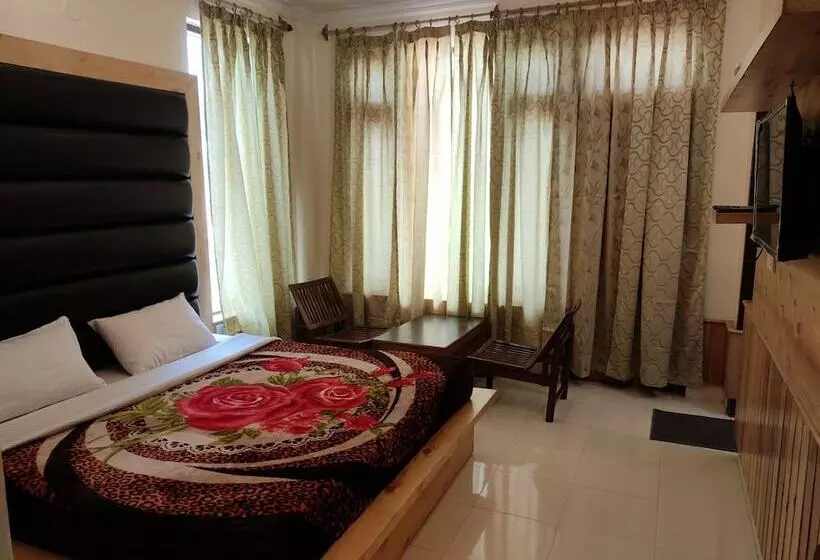 اتاق لوکس, Greenwoods Inn