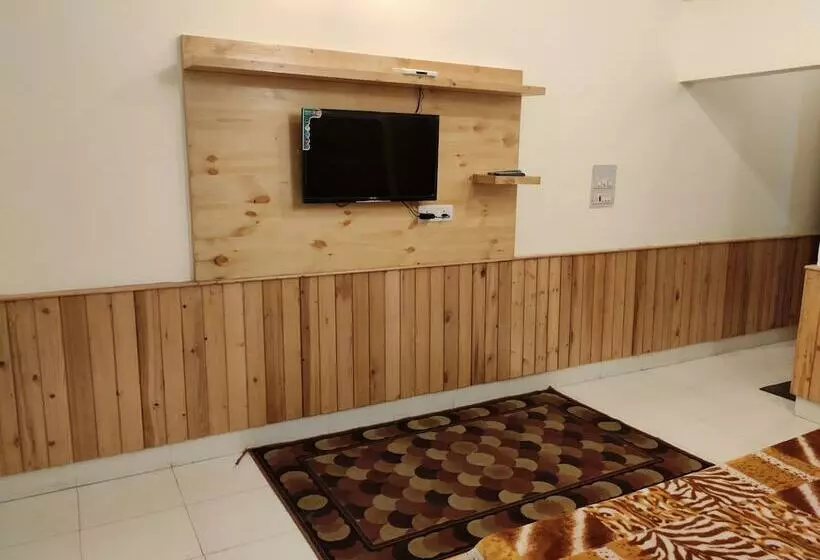 اتاق لوکس, Greenwoods Inn