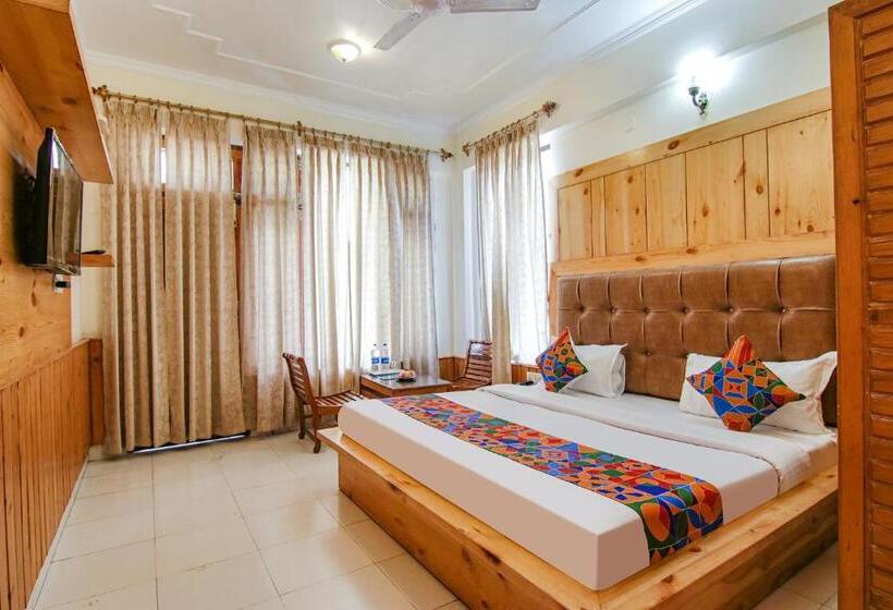 Superior Room, Greenwoods Inn