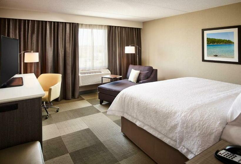 带大床的标准间, Hampton Inn By Hilton Sarnia/point Edward