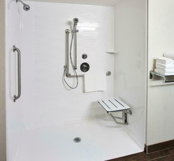 身障者適用キングサイズベッドルーム, Hampton Inn By Hilton Sarnia/point Edward