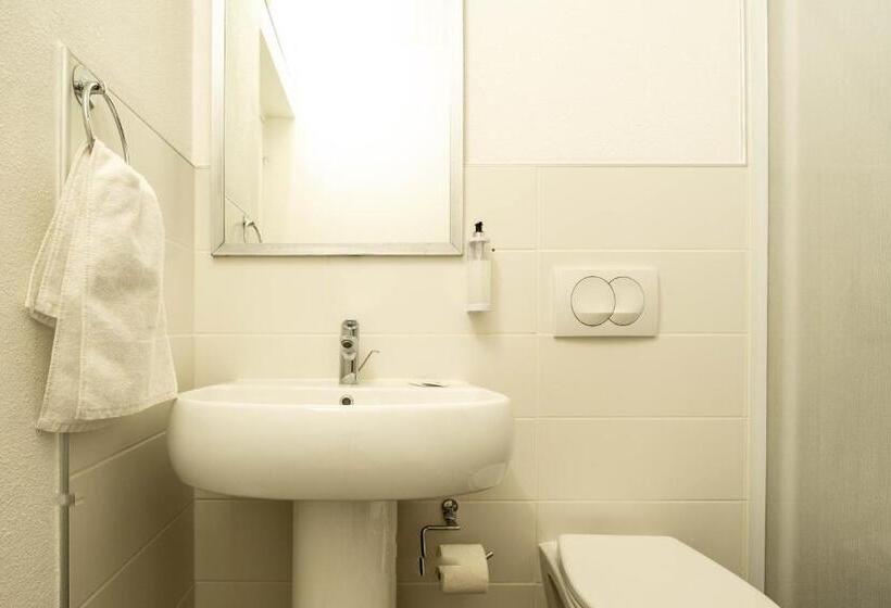 غرفة قياسية ثلاثية, My Kb Hôtel Montélimar