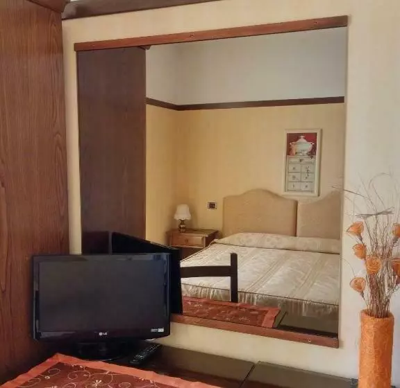 اتاق کلاسیک با چشم‌انداز دریاچه, Riviera