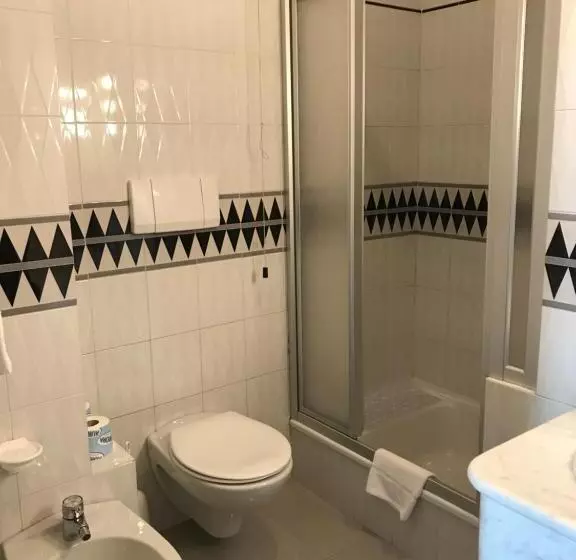 Comfort room with lake view, Riviera