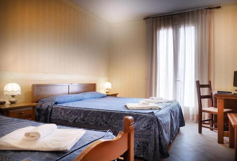 经济型三人房间, Riviera