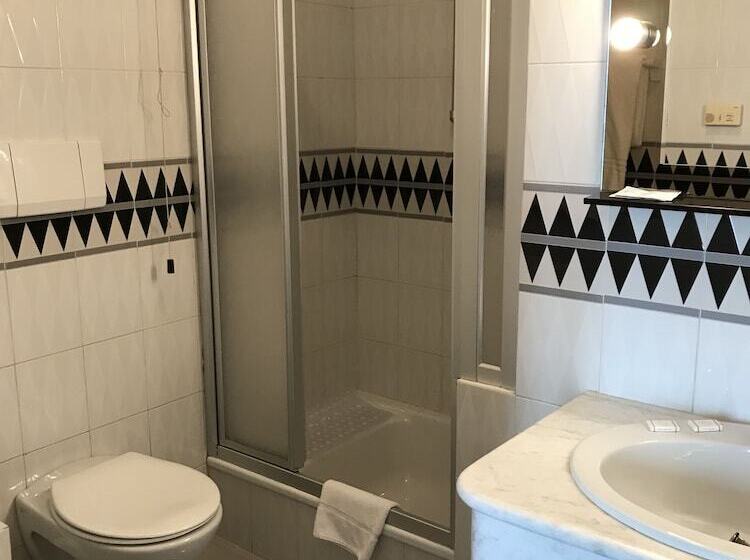 اتاق استاندارد سه نفره, Riviera