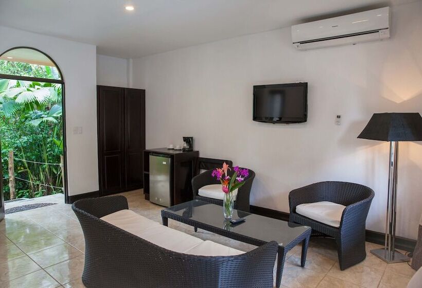 高品质的四人房间, Tifakara Boutique Hotel & Birding Oasis