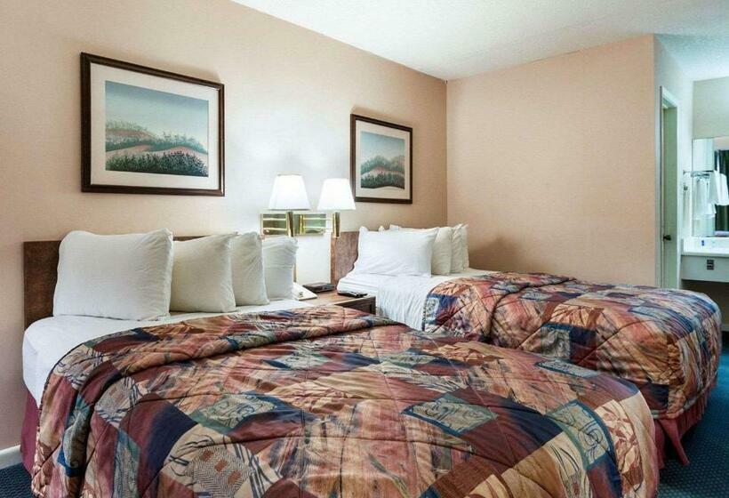 带2个双人床的标准工作室, Rodeway Inn