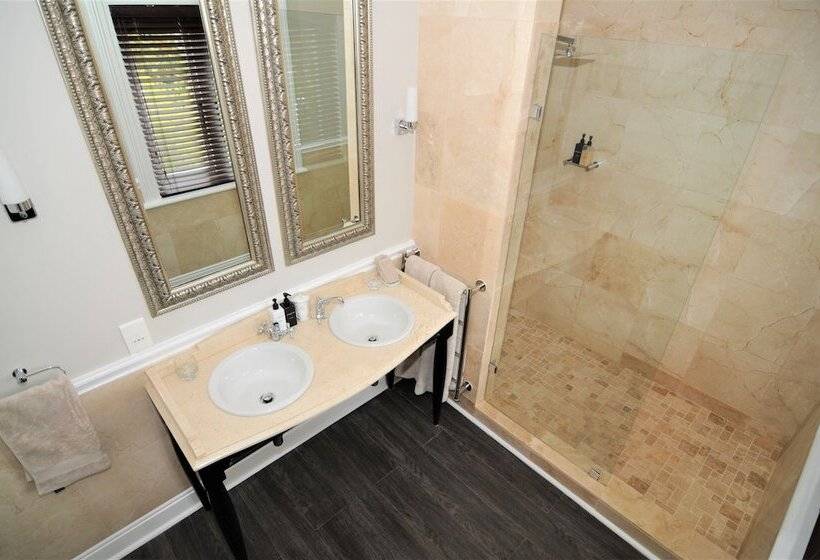 اتاق استاندارد, Abbey Manor Luxury Guesthouse