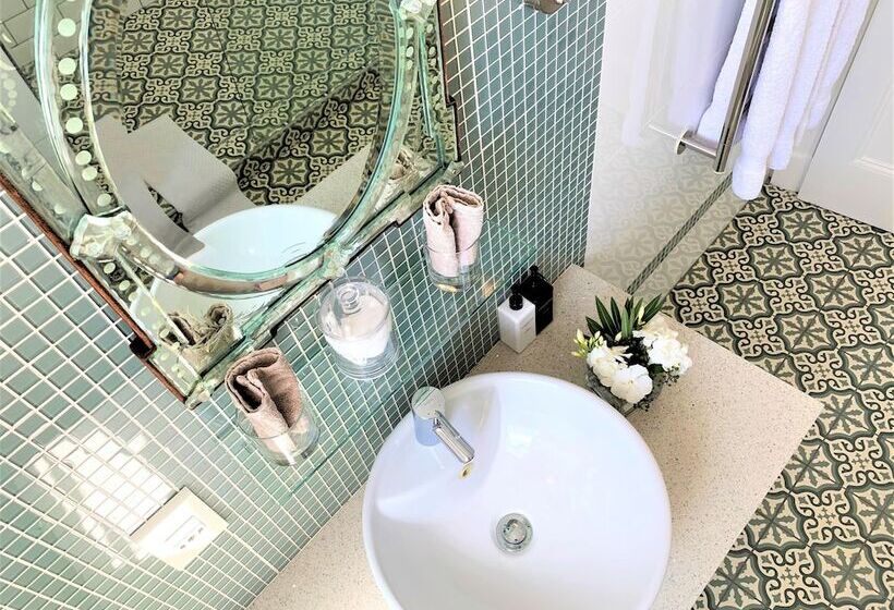 اتاق لوکس, Abbey Manor Luxury Guesthouse