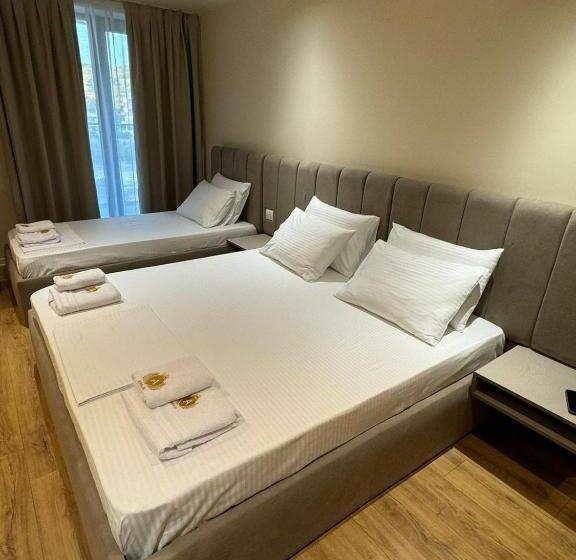 اتاق استاندارد با بالکن, Kraja