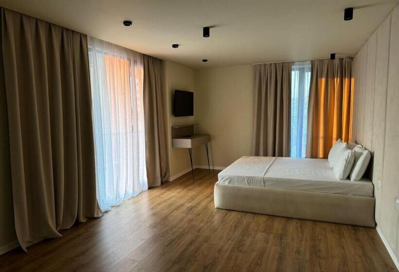 سوئیت با تخت بزرگ, Kraja