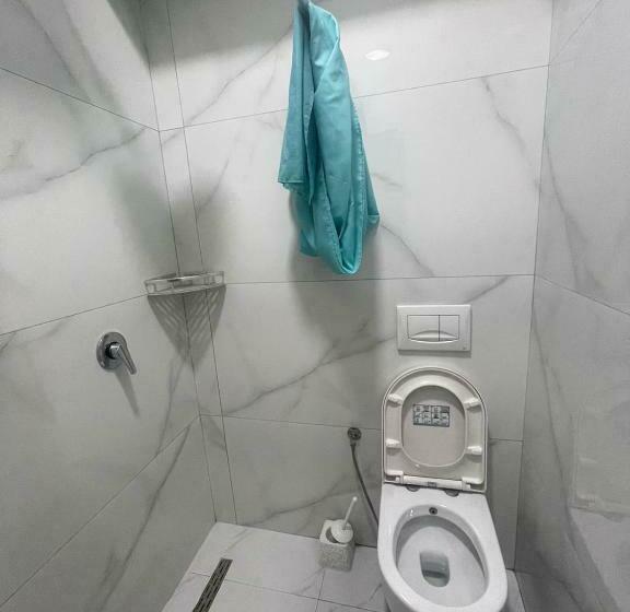 اتاق استاندارد با بالکن, Kraja