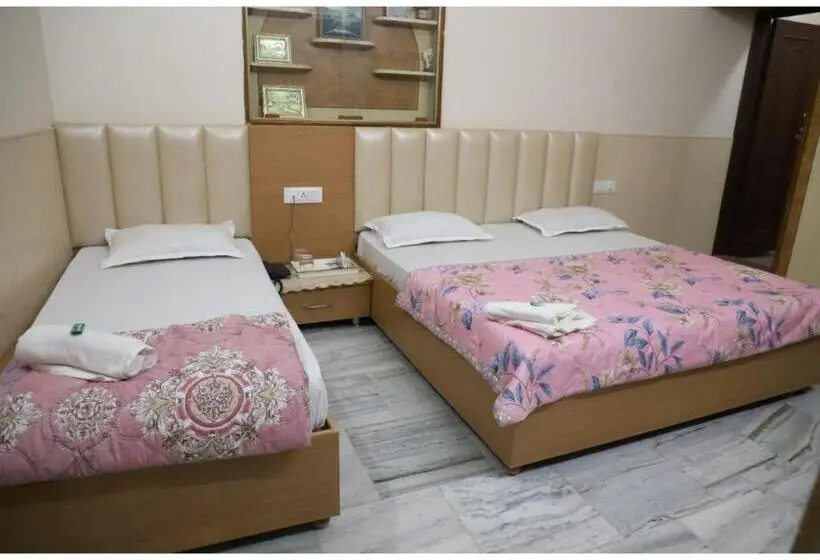 Chambre Triple Deluxe, Rk Lodge