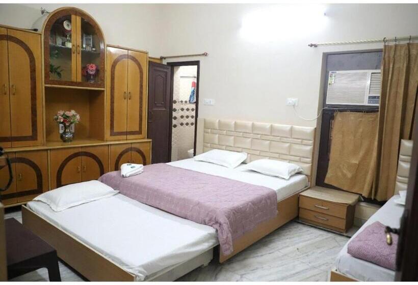 Deluxe Triple Room, Rk Lodge