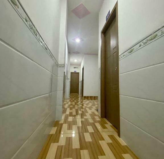 اتاق استاندارد, Trang Huy