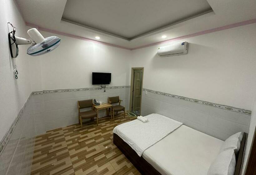 اتاق استاندارد, Trang Huy