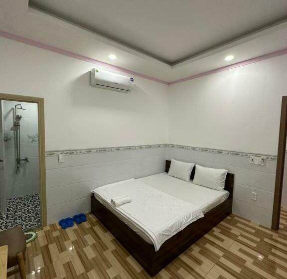 اتاق استاندارد, Trang Huy