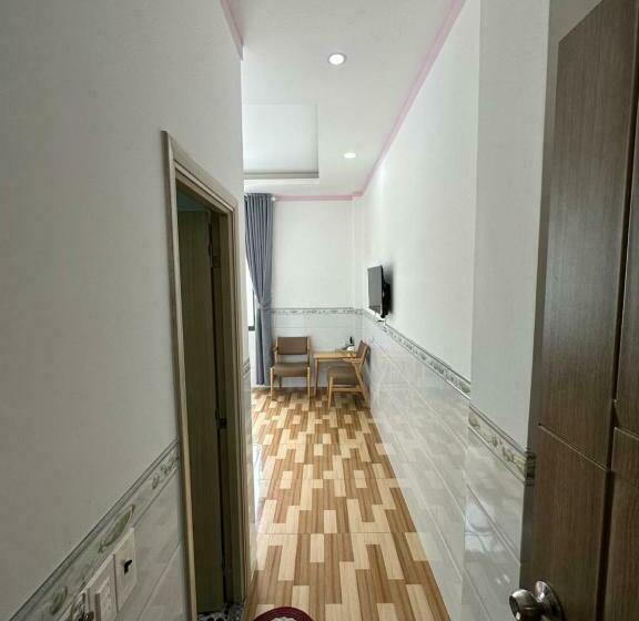 Deluxe Suite King Bed, Trang Huy