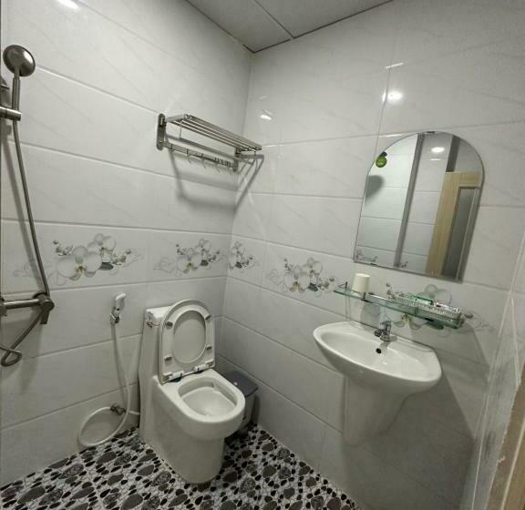 Deluxe Suite King Bed, Trang Huy