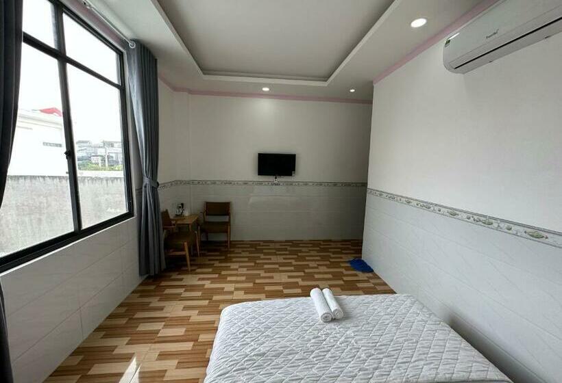 Deluxe Suite King Bed, Trang Huy