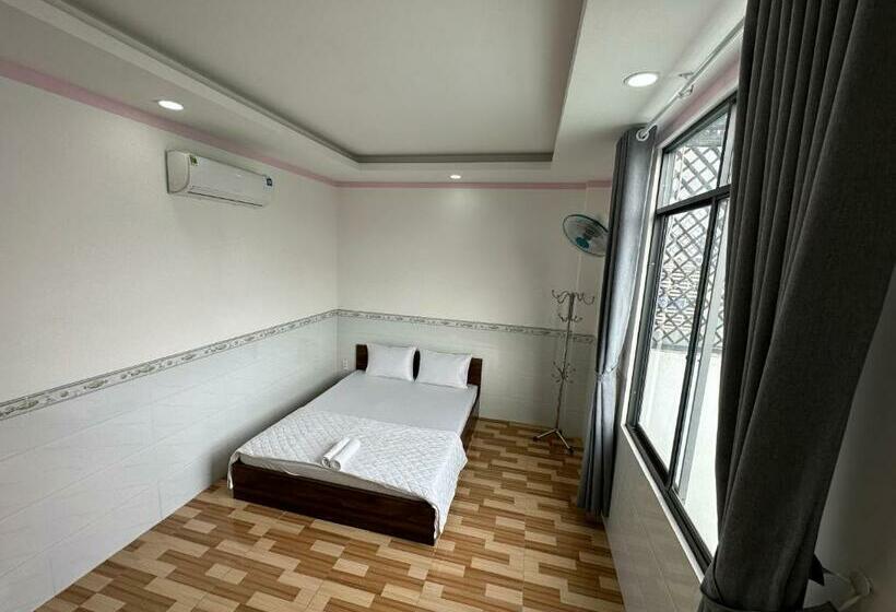 Deluxe Suite King Bed, Trang Huy