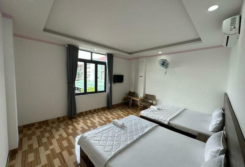 اتاق استاندارد چهار تخته, Trang Huy