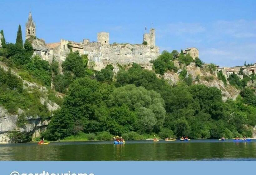 غرفة قياسية مطلّة علي الحديقة, La Poussinière