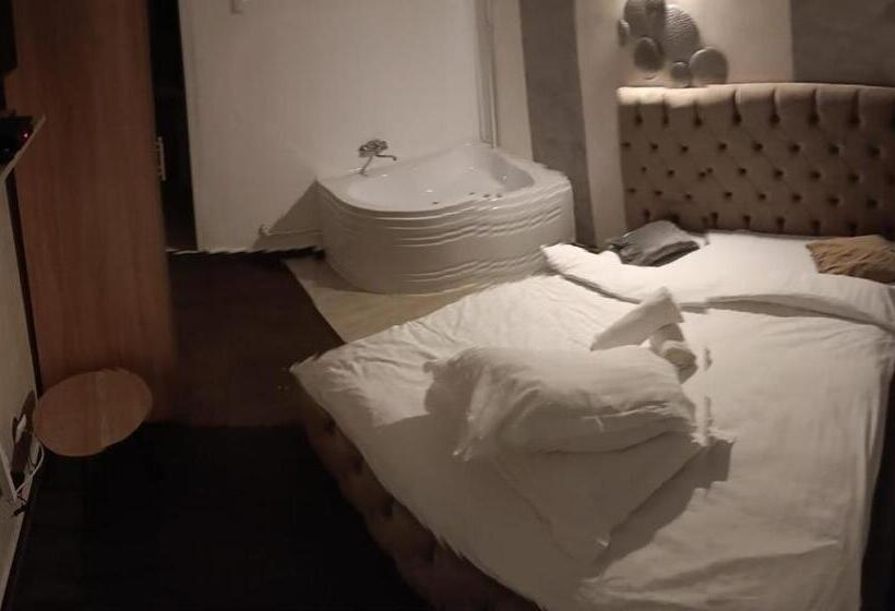 디럭스 룸, La Protap Calimanesti