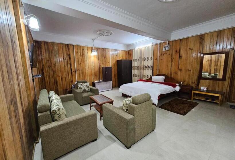 جناح جونيور, Ziro Valley Resort