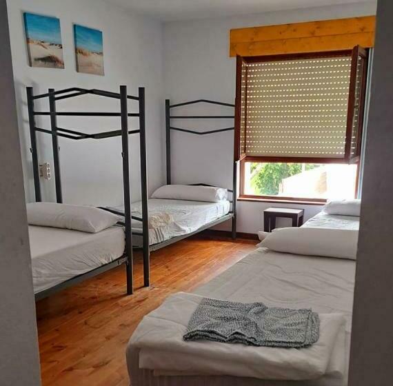 标准间, Llanes Surfcamp & Hostel