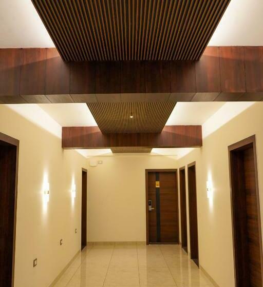 标准间, Opera Grand