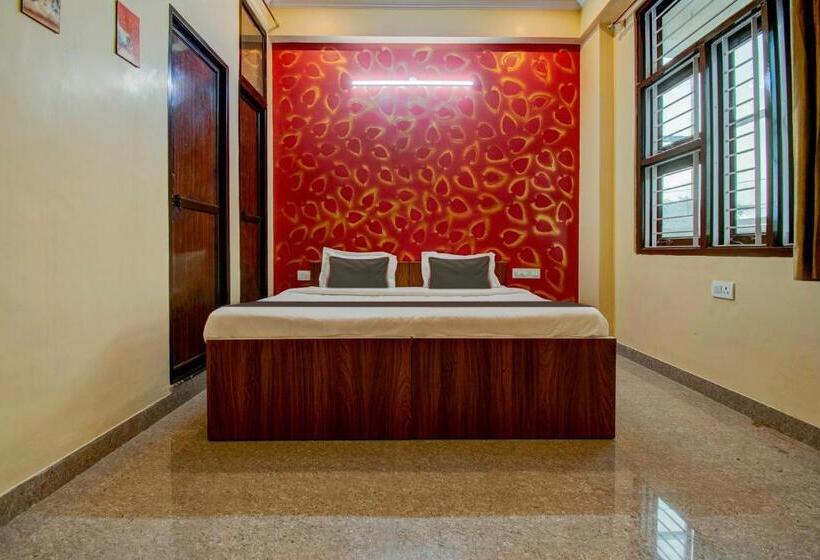 اتاق کلاسیک سه تخته, Oyo Flagship Hotel Mohi Palace