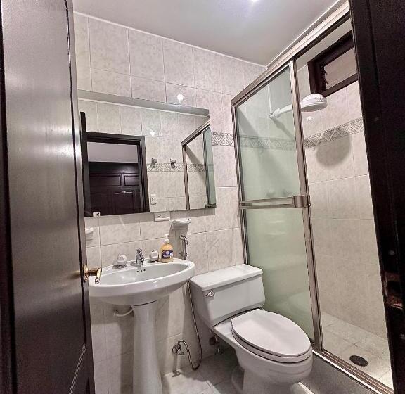 Standaardkamer met Uitzicht op het Zwembad, The View Hostel & Lounge