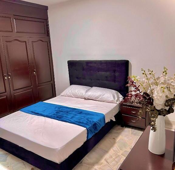 Standaardkamer met Uitzicht op het Zwembad, The View Hostel & Lounge