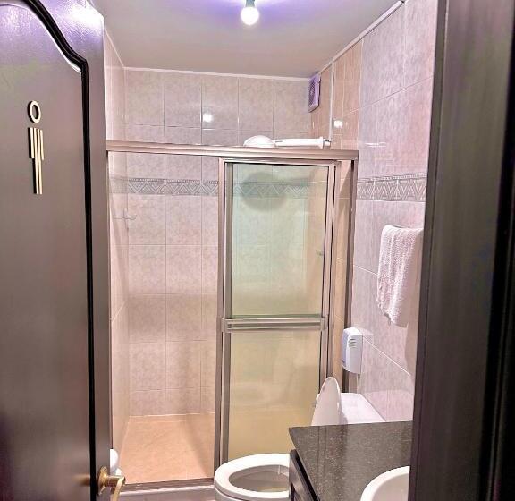 اتاق استاندارد با سرویس بهداشتی مشترک, The View Hostel & Lounge
