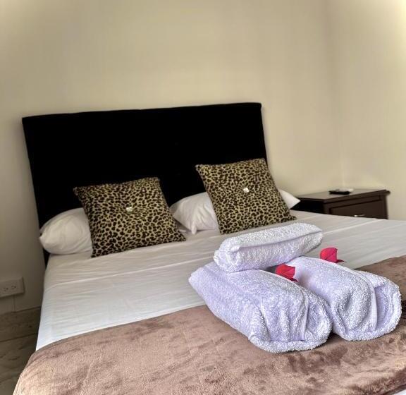 اتاق استاندارد با سرویس بهداشتی مشترک, The View Hostel & Lounge