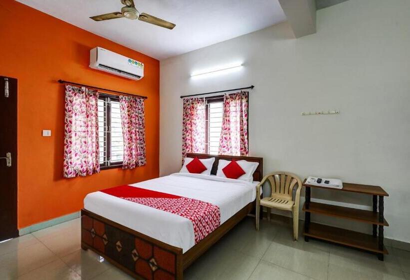 スタンダードルーム, O Vaishnavi Stays