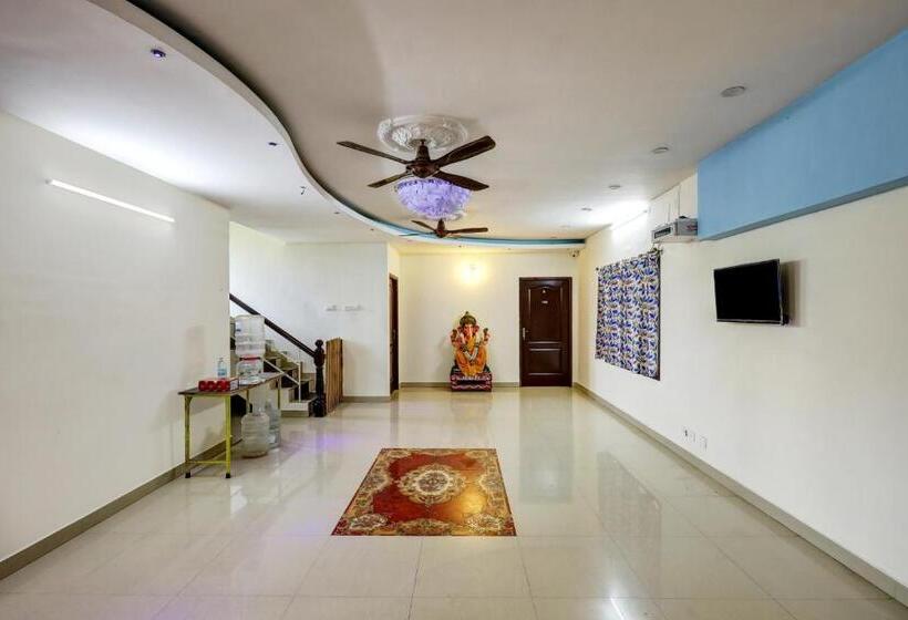 スタンダードルーム, O Vaishnavi Stays