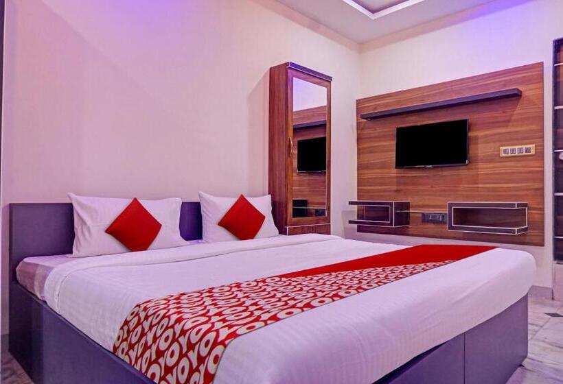 三人经典房间, O Classic Square