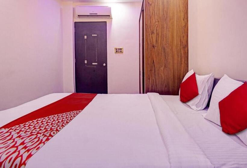 三人经典房间, O Classic Square