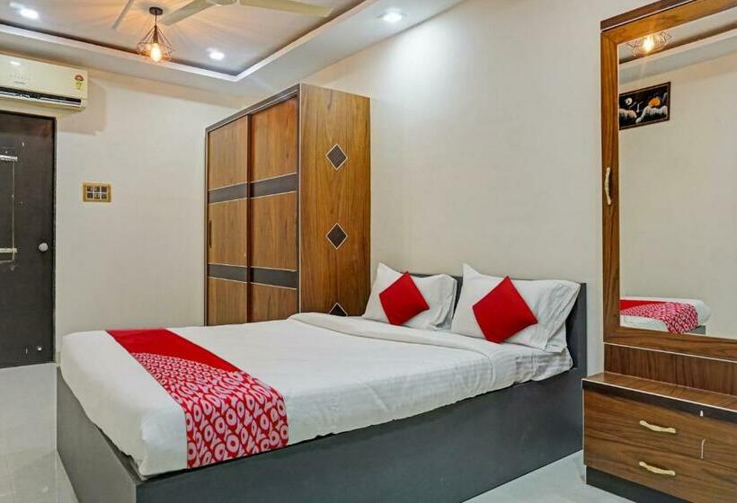 三人经典房间, O Classic Square