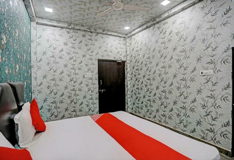 חדר קלאסי לשלושה, Oyo Flagship Hotel New Jagrani Palace