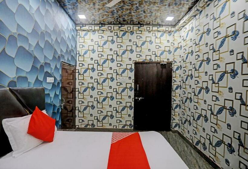 חדר קלאסי לשלושה, Oyo Flagship Hotel New Jagrani Palace