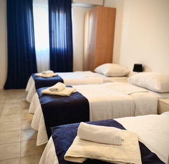 اتاق کلاسیک سه تخته, B&b Family Ostojić