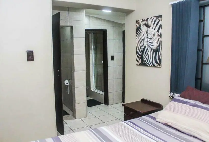 Economy-huone, Philile Guest House