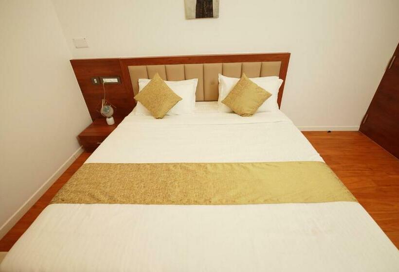 بنجلو عائلى, Eagles Glide Hotels & Resorts