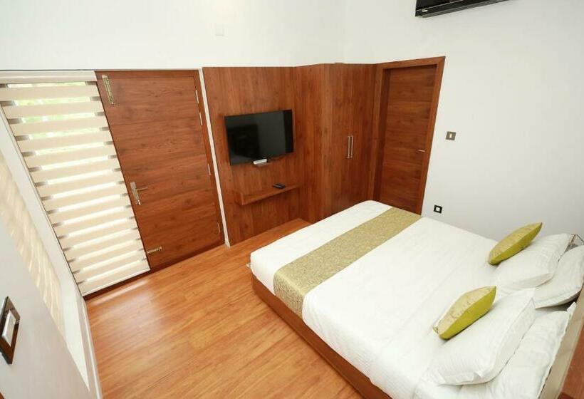 بنجلو عائلى, Eagles Glide Hotels & Resorts