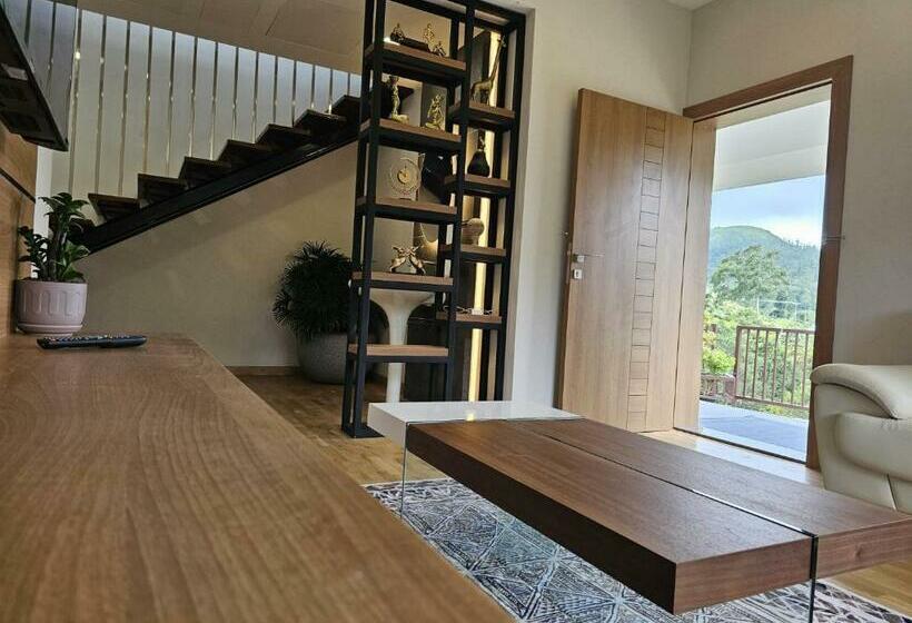 بنجلو عائلى, Eagles Glide Hotels & Resorts